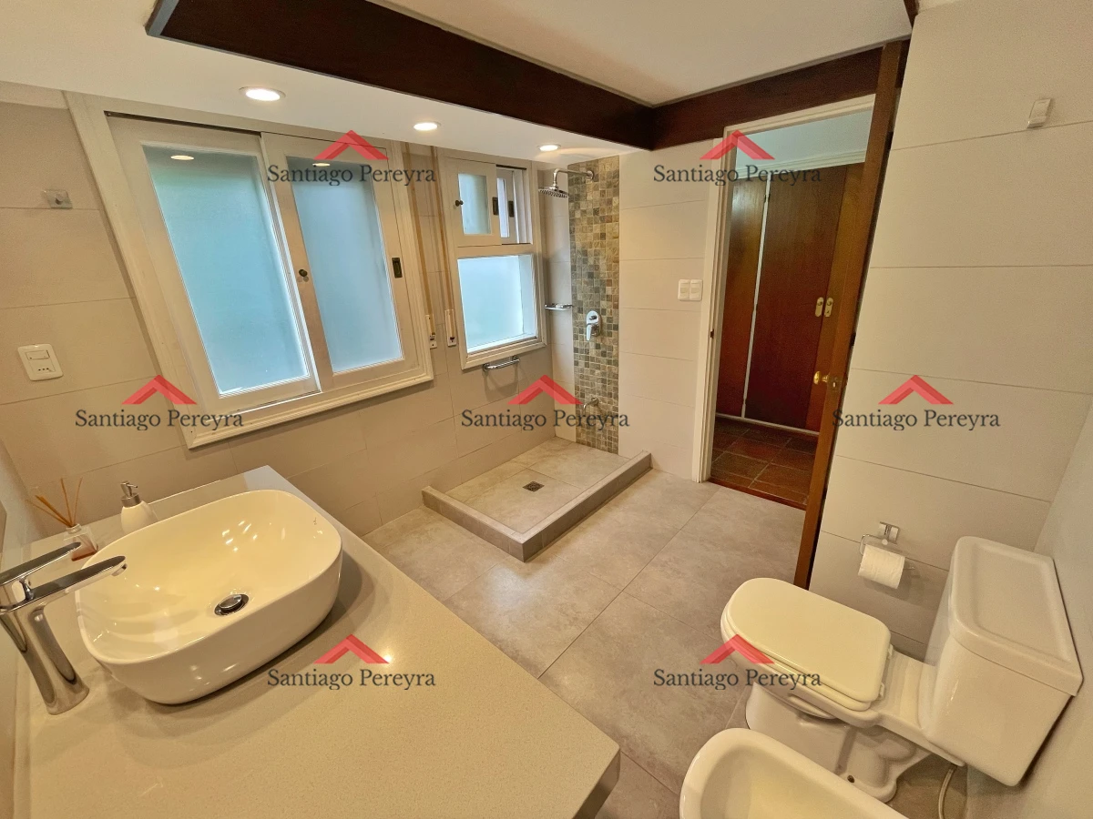 Casa ID.10795 - Casa en Mansa, 4 dormitorios y dependencia, piscina, barbacoa. Alquiler de temporada