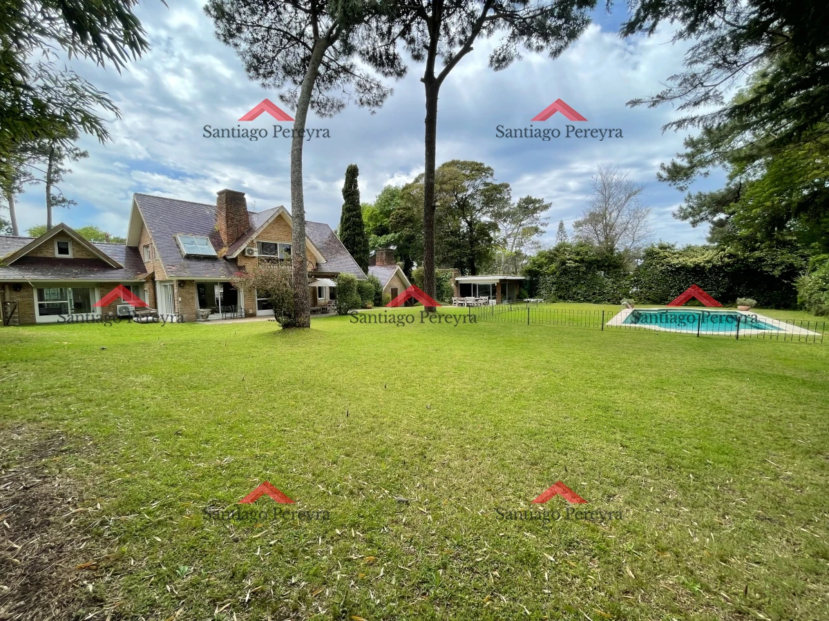 Casa ID.10795 - Casa en Mansa, 4 dormitorios y dependencia, piscina, barbacoa. Alquiler de temporada