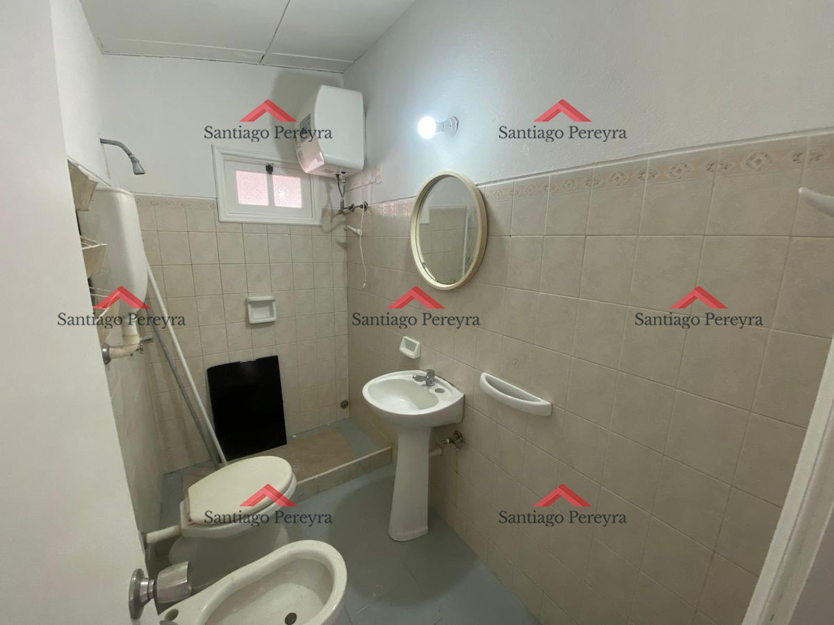 Casa ID.16294 - Casita con patio en centro. Ideal para inversión 