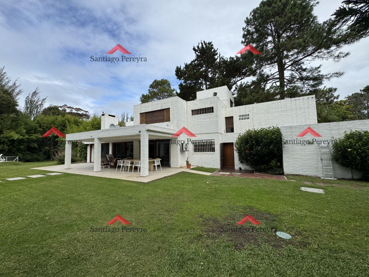 Casa ID.16595 - Casa de categoría en venta en Golf, mas de 3500 m2 de terreno
