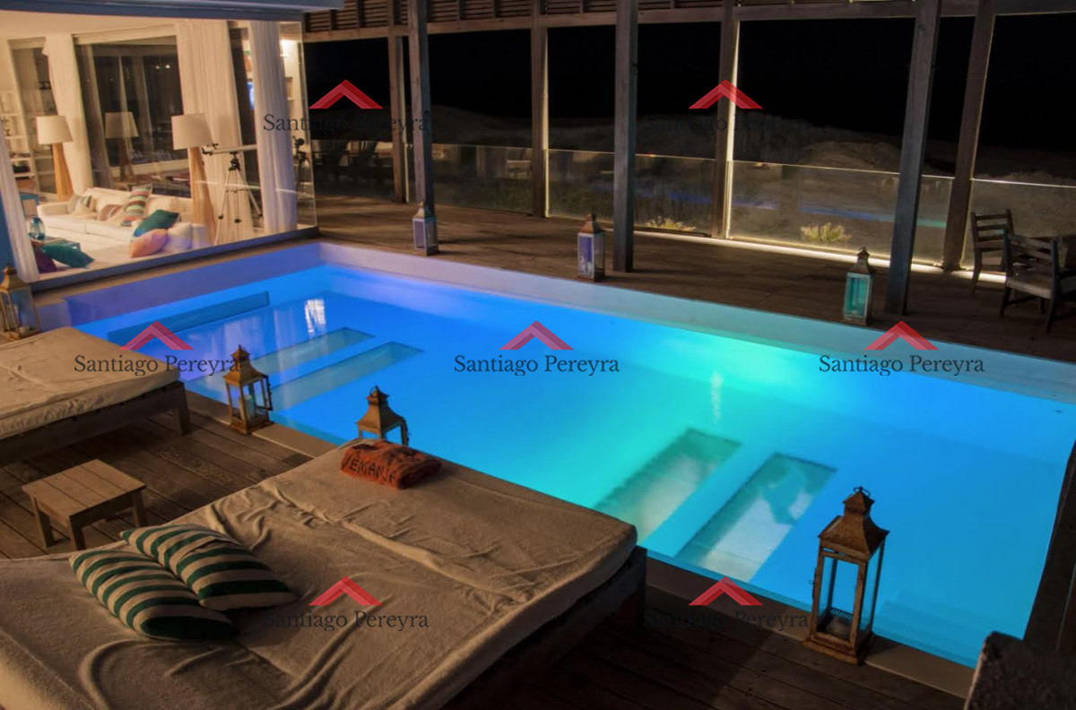 Casa ID.8545 - Primera línea al mar