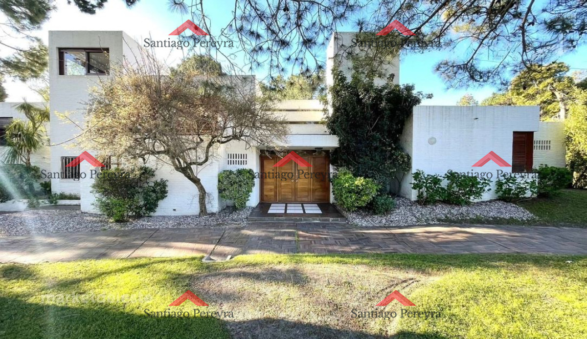 Casa ID.16595 - Casa de categoría en venta en Golf, mas de 3500 m2 de terreno