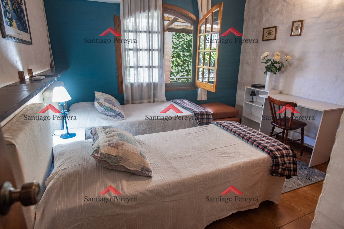 Casa ID.10778 - Muy amplia casa con piscina, parrillero y apartamento anexo.