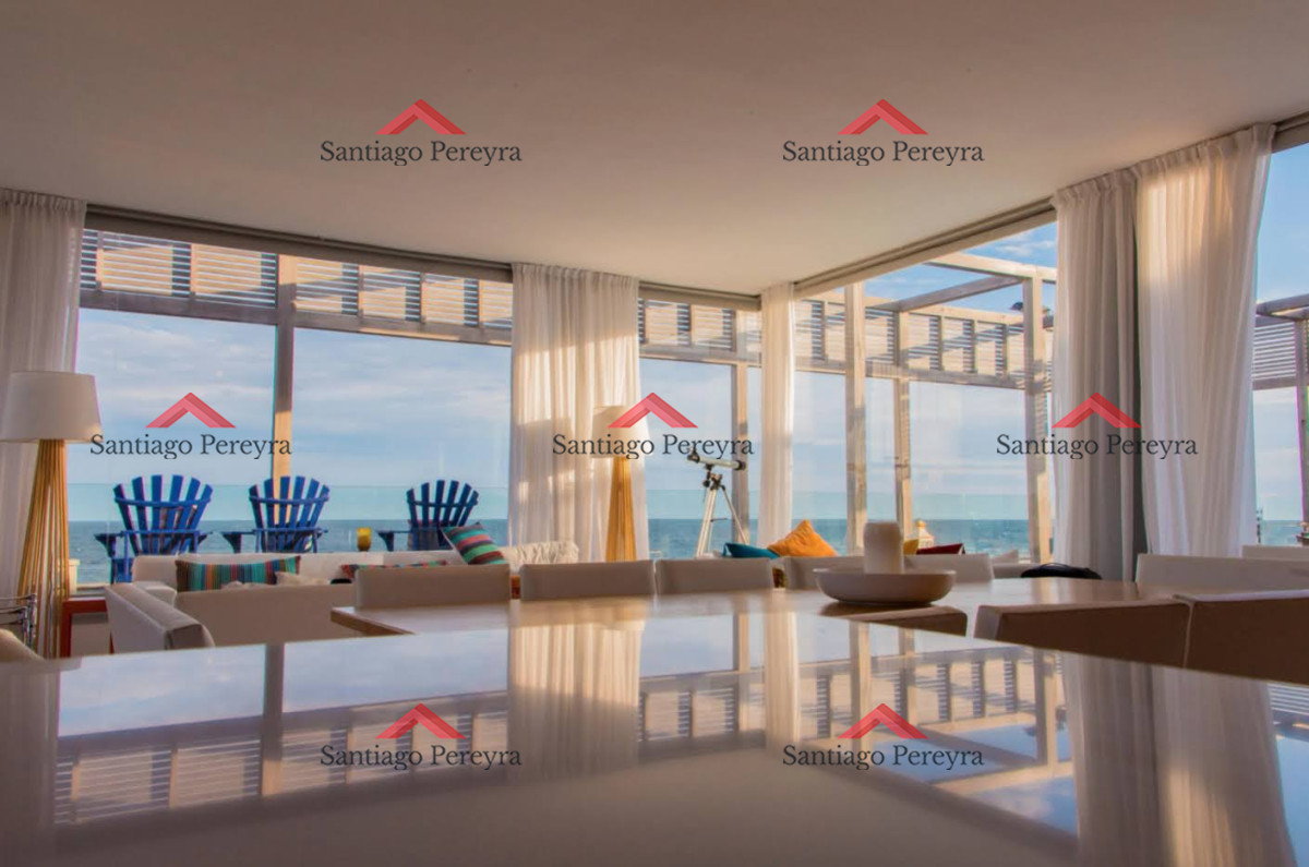 Casa ID.8545 - Primera línea al mar