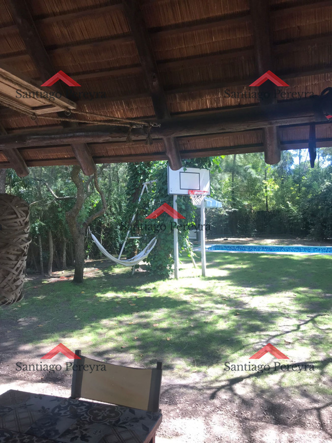 Casa ID.16768 - Hermoso chalet en venta en Pinares