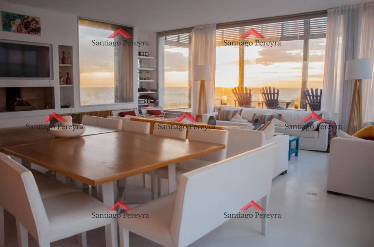 Casa ID.8545 - Primera línea al mar