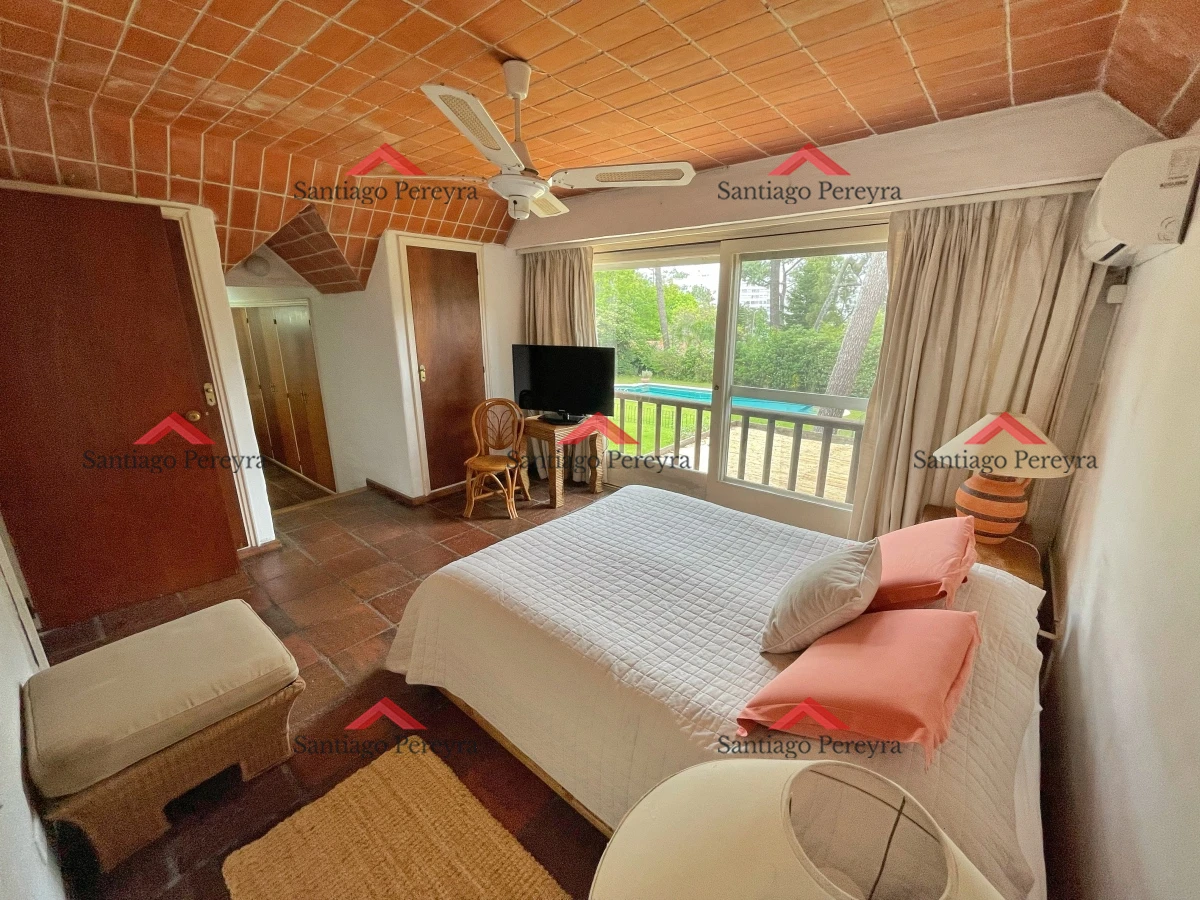 Casa ID.10795 - Casa en Mansa, 4 dormitorios y dependencia, piscina, barbacoa. Alquiler de temporada