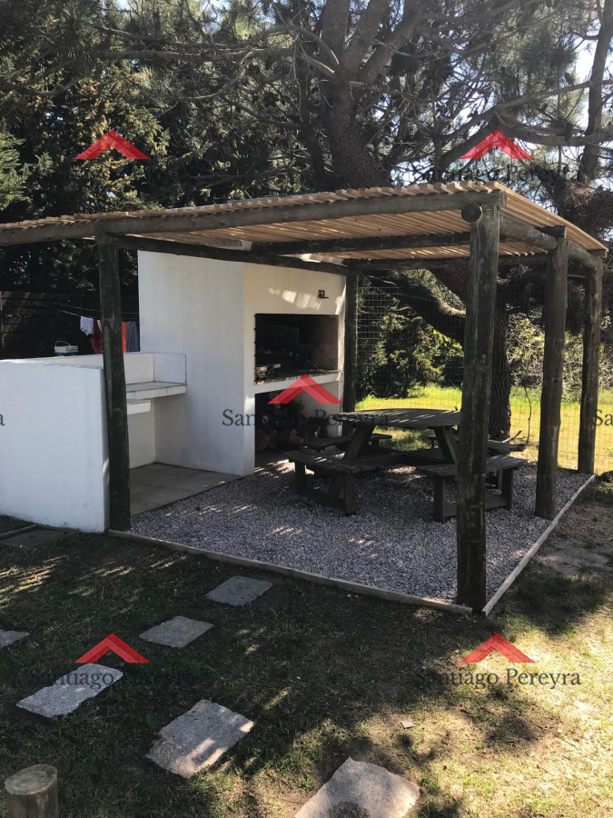 Casa ID.11690 - En alquiler casa 5 dormitorios con piscina en Rincon del Indio, playa brava, Punta del Este.