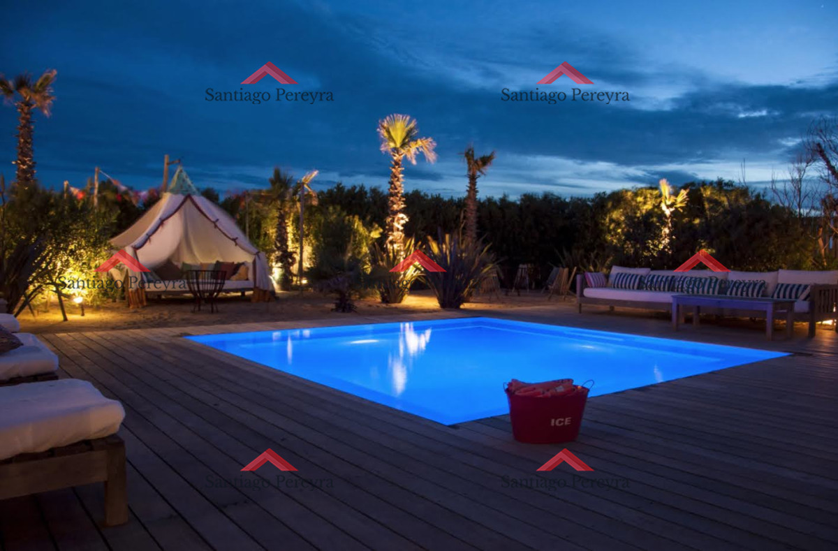 Casa ID.8545 - Primera línea al mar