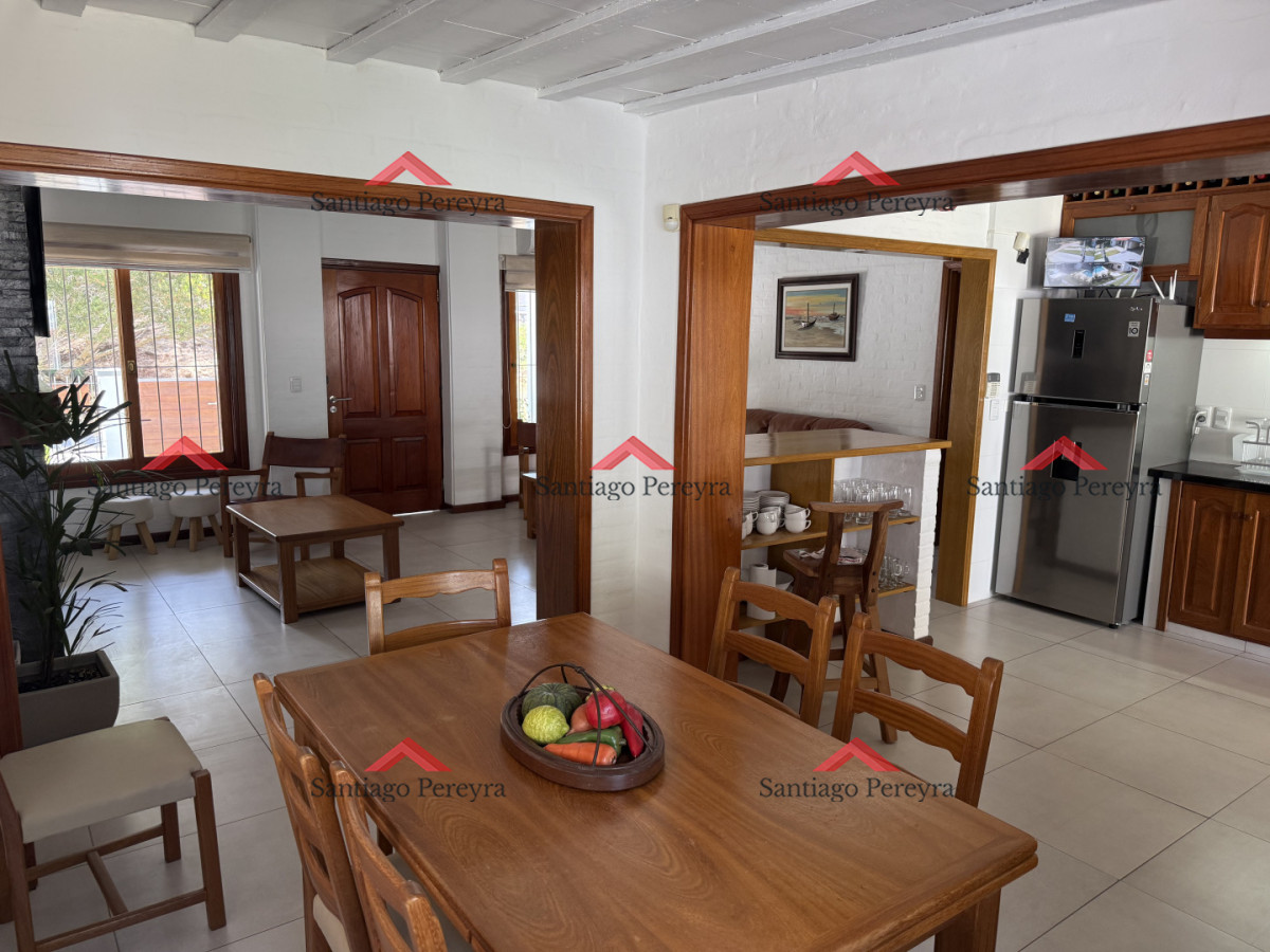 Casa ID.3883 - Hermosa casa en alquiler con piscina, Pinares
