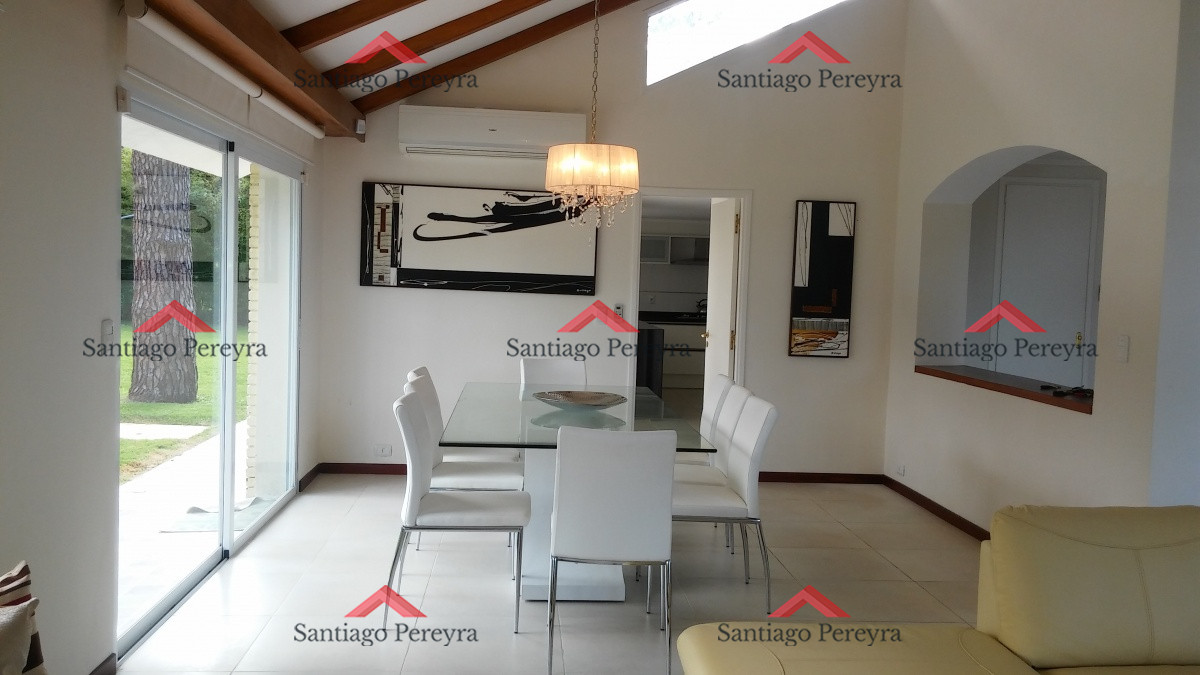 Casa ID.4435 - En alquiler de temporada amplia casa 4 dormitorios y dependencia piscina climatizada