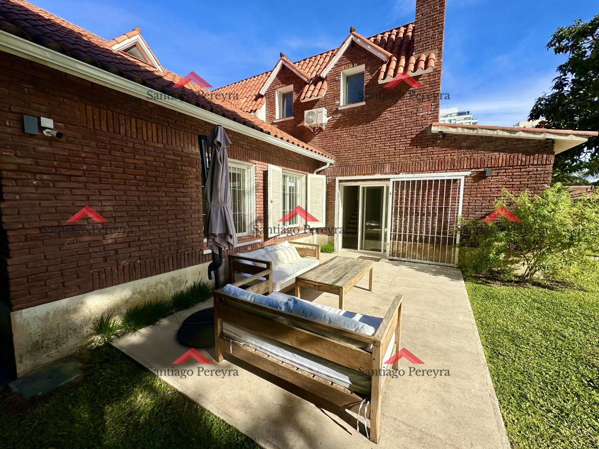 Casa ID.4275 - Espectacular casa en venta 