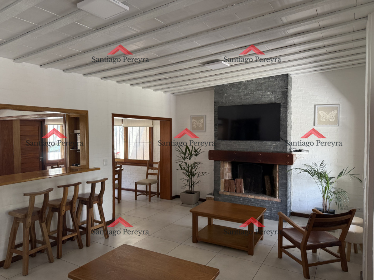 Casa ID.3883 - Hermosa casa en alquiler con piscina, Pinares