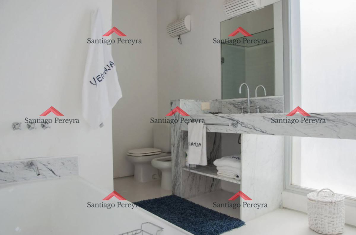 Casa ID.8545 - Primera línea al mar