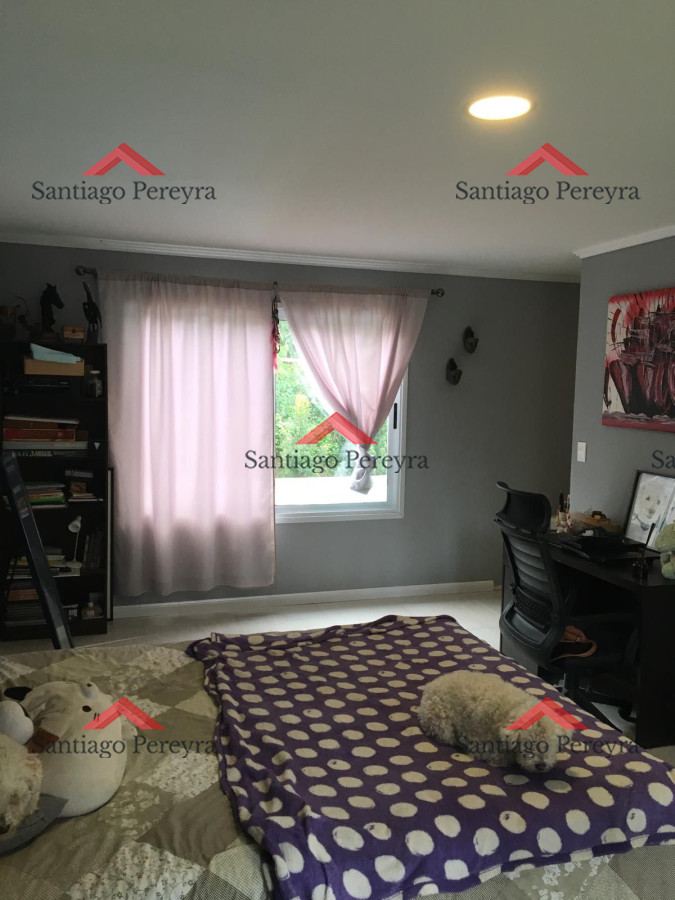 Casa ID.15188 - Hermosa casa en venta en Parque Burnett