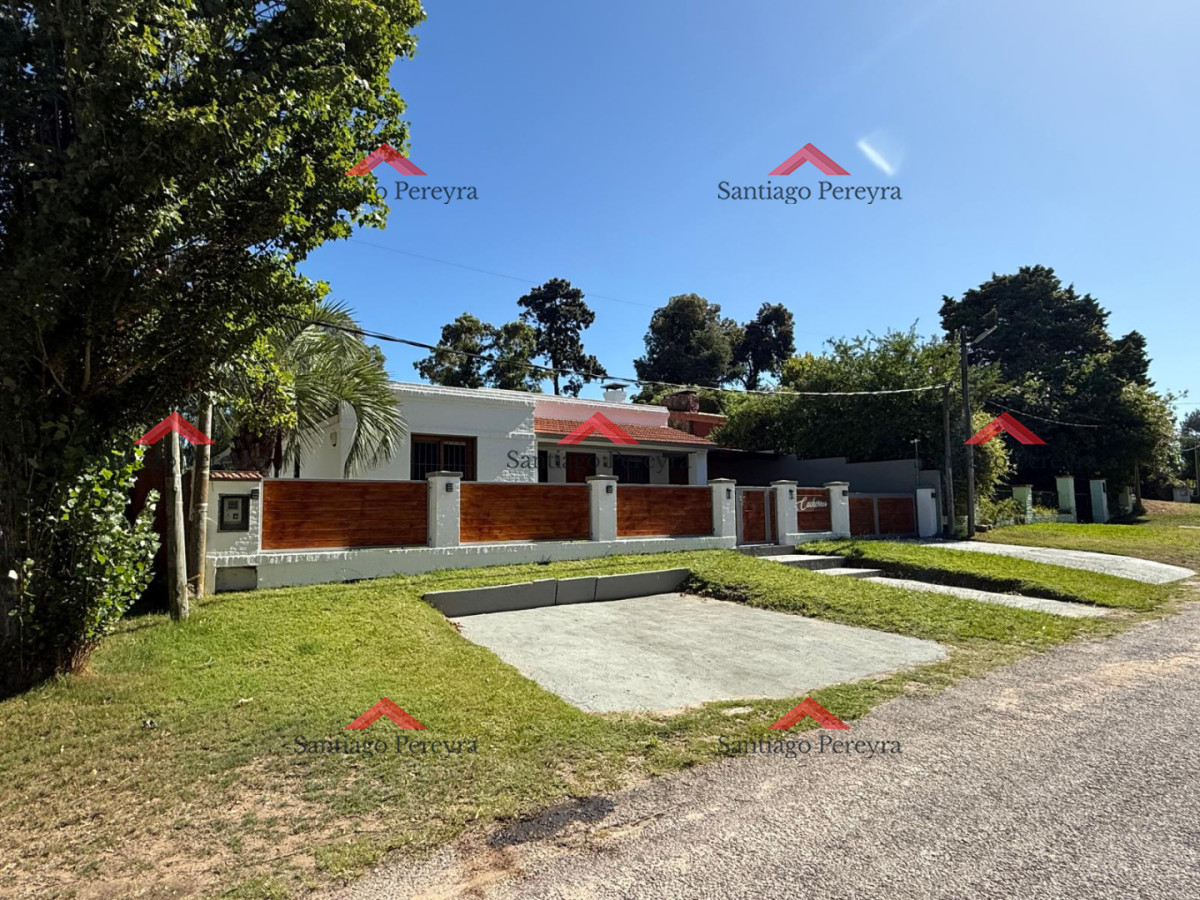 Casa ID.3883 - Hermosa casa en alquiler con piscina, Pinares