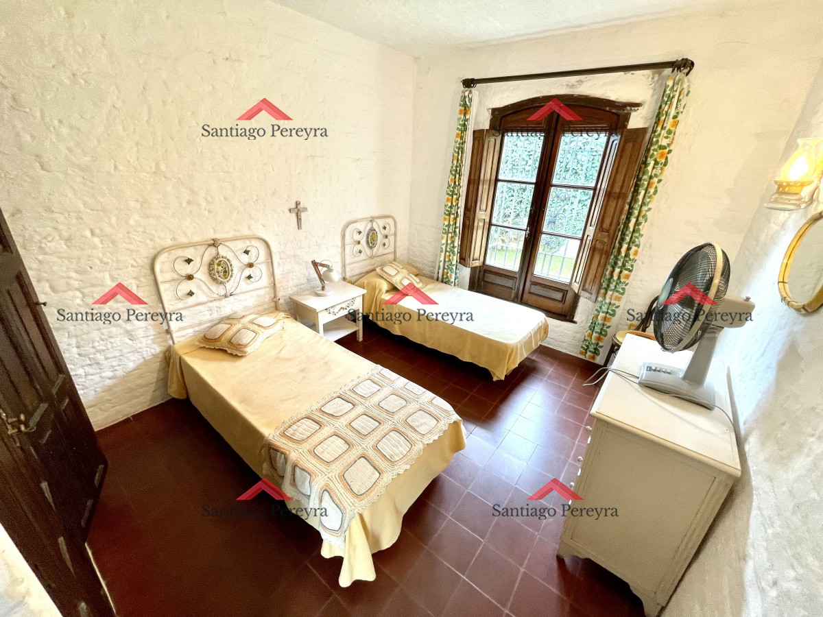 Casa ID.7460 - Casa en venta en Playa Mansa con 1385 m2 de terreno