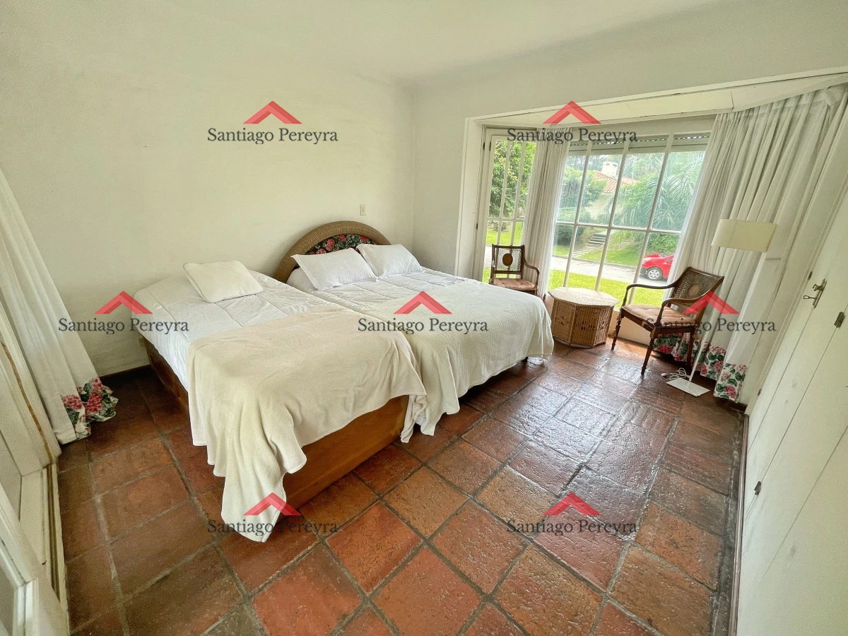 Casa ID.10795 - Casa en Mansa, 4 dormitorios y dependencia, piscina, barbacoa. Alquiler de temporada