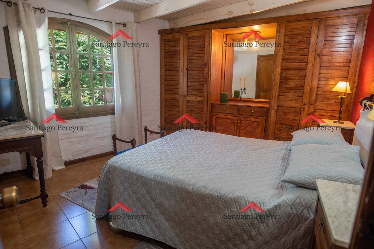 Casa ID.10778 - Muy amplia casa con piscina, parrillero y apartamento anexo.