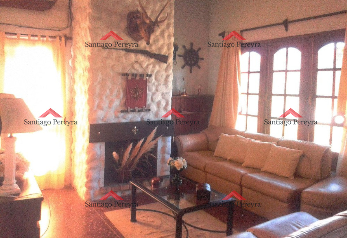 Casa ID.4385 - Casa en alquiler por temporada a 70 metros de la playa, 3 dormitorios y dependencia, con parrillero