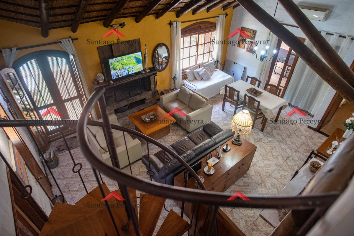 Casa ID.10778 - Muy amplia casa con piscina, parrillero y apartamento anexo.