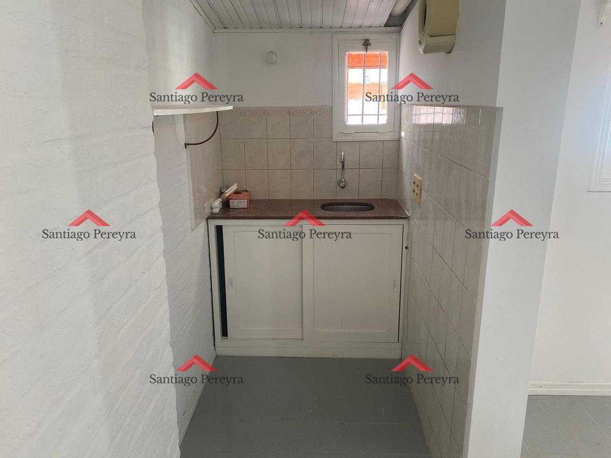 Casa ID.16294 - Casita con patio en centro. Ideal para inversión 