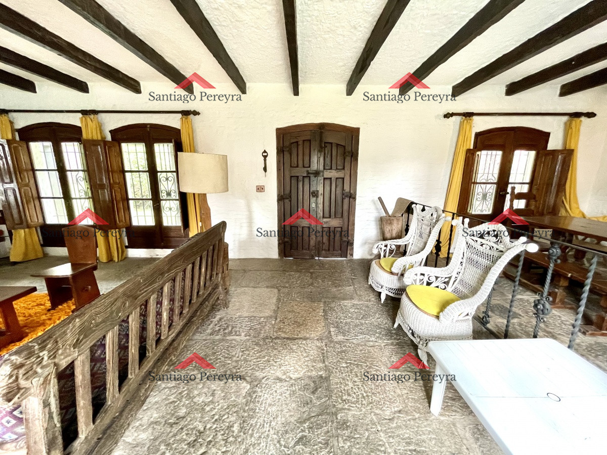 Casa ID.7460 - Casa en venta en Playa Mansa con 1385 m2 de terreno