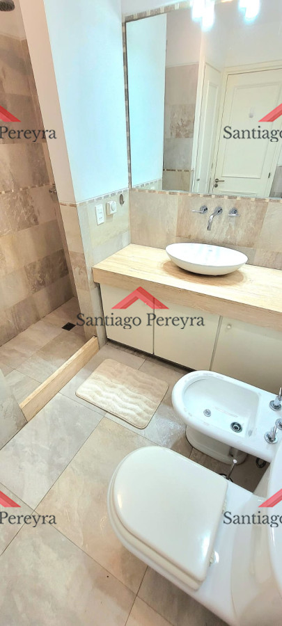 Casa ID.16683 - Hermosa y solida casa en zona residencial de 4 dormitorios más dependencia completa