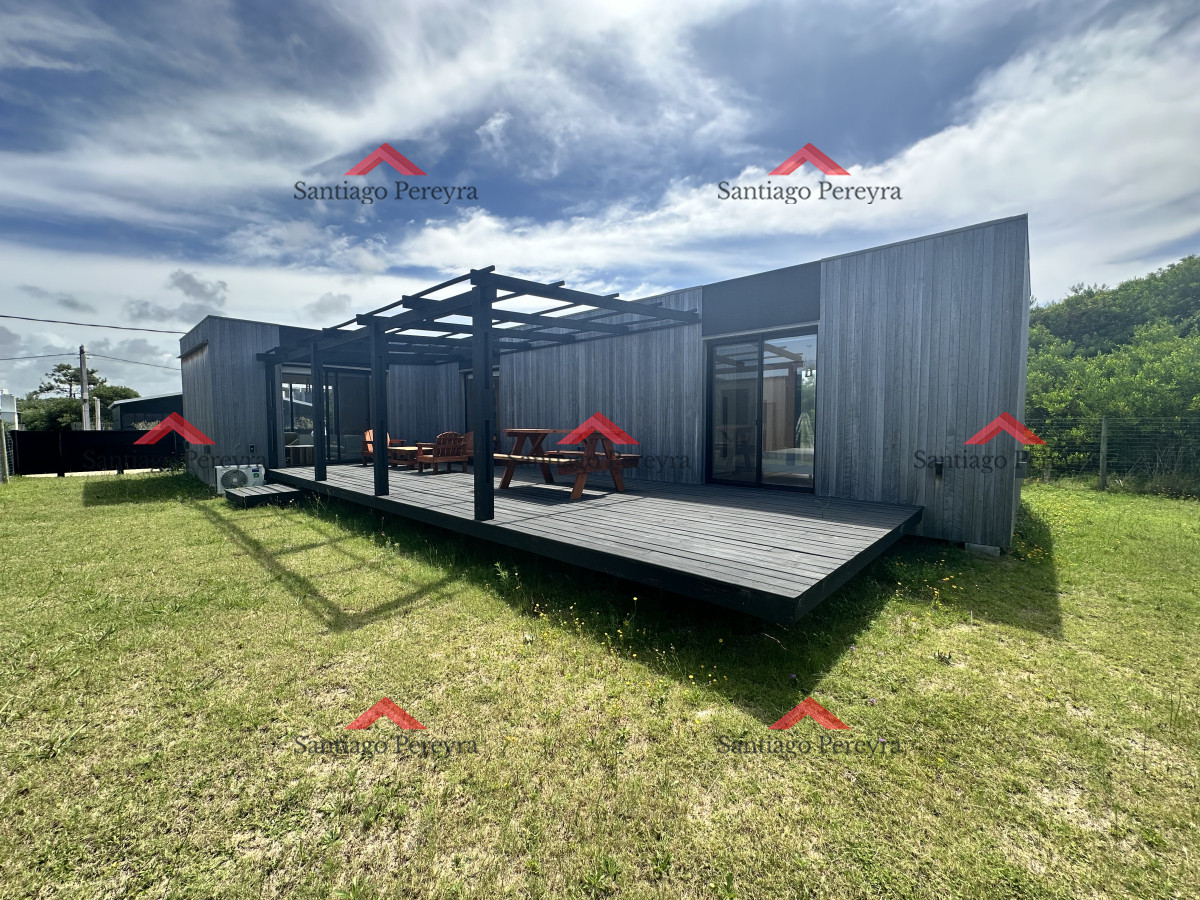 Casa ID.15896 - Moderna casa en la juanita 3 dormitorios