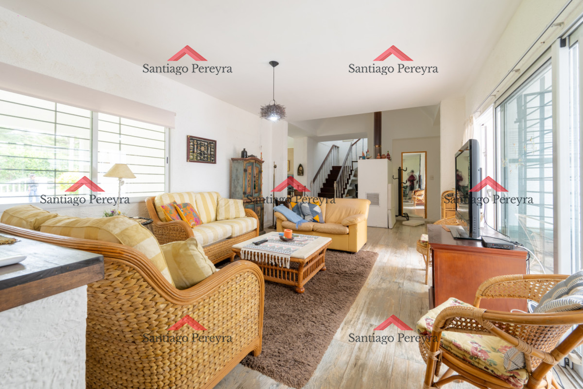 Casa ID.15763 - Amplia casa en alquiler en zona Cantegril