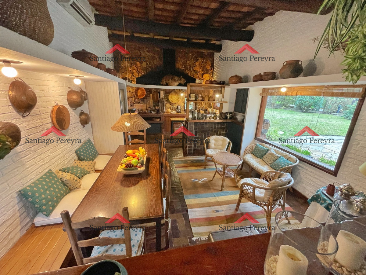 Casa en Pinares, 3 dormitorios en alquiler de temporada con parrillero - GoPunta - Portal Inmobiliario de Punta del Este - Maldonado