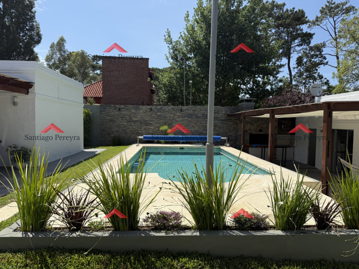 Casa ID.3883 - Hermosa casa en alquiler con piscina, Pinares