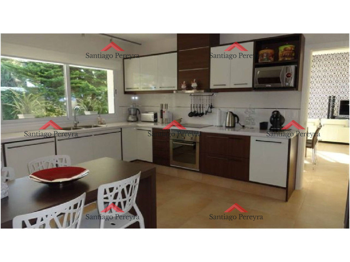 Casa ID.10777 - Casa en Mansa, 4 dormitorios *