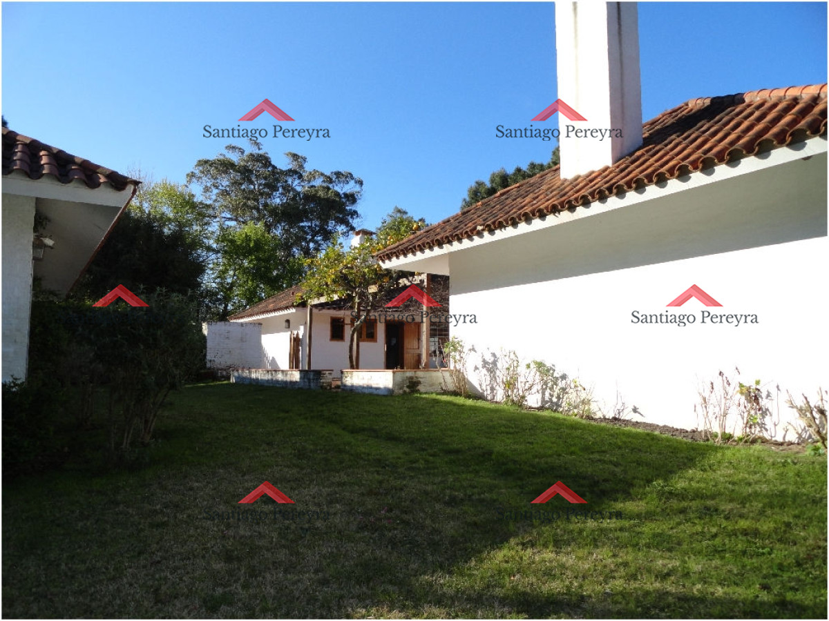 Casa ID.10779 - Gran residencia en RincÃ³n del Indio, con gran jardÃ­n parquisado