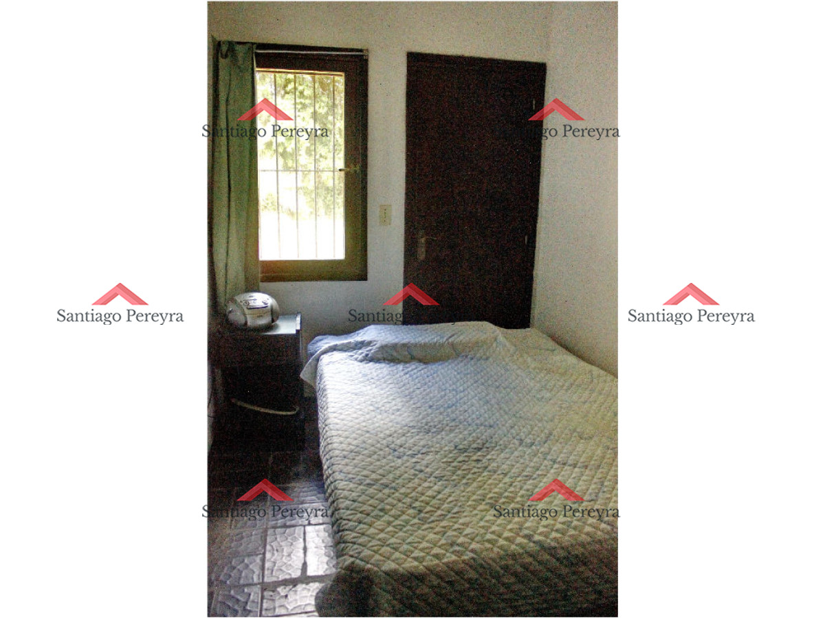 Casa ID.10953 - Vendo casa 5 dormitorios con piscina, primeras paradas playa mansa a 300 m del mar, Punta del Este.