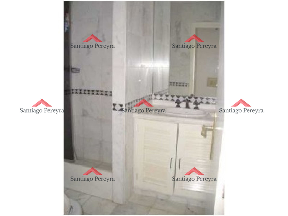 Casa ID.10673 - Casa en venta. Ambientes amplios, a metros del mar. Punta del Este.