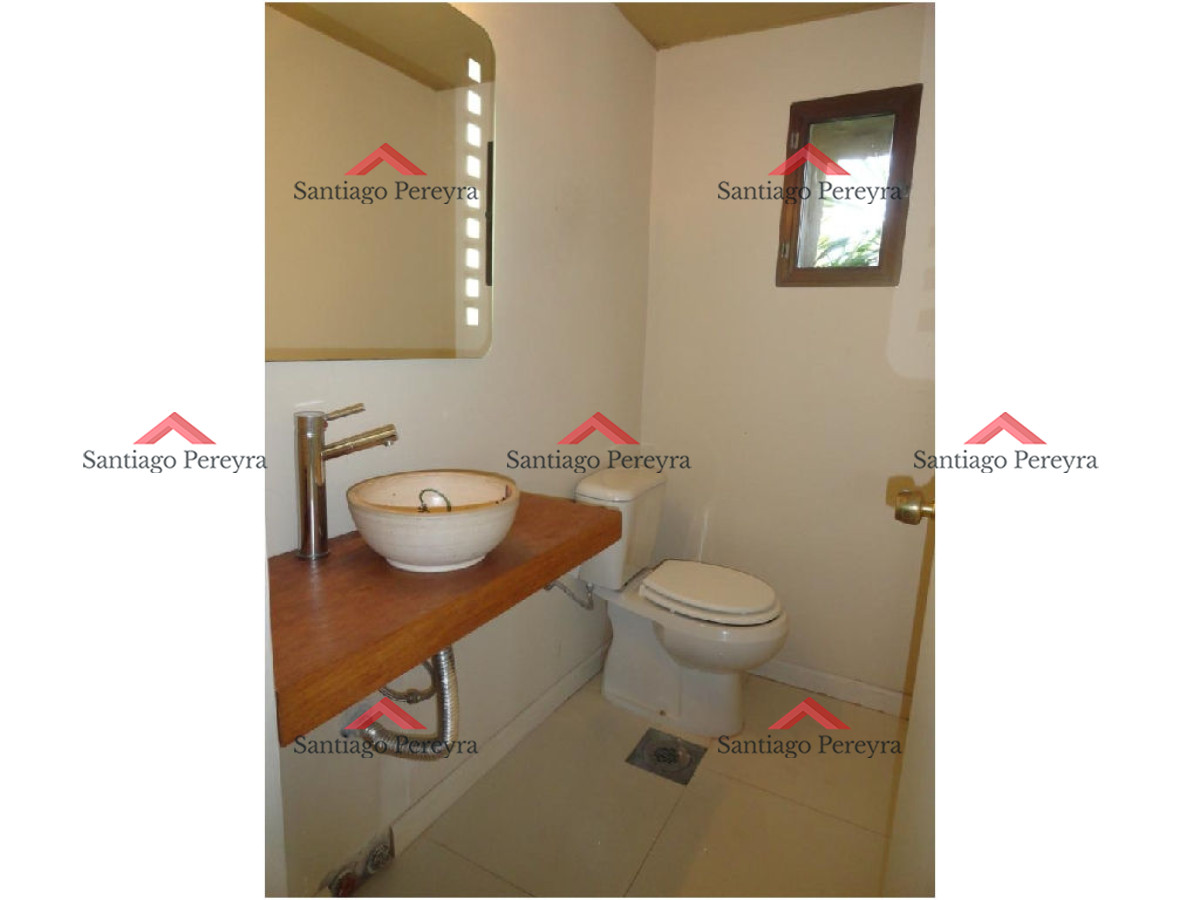 Casa ID.10649 - Gran casa de 5 dormitorios en alquiler en brava, Punta del Este.