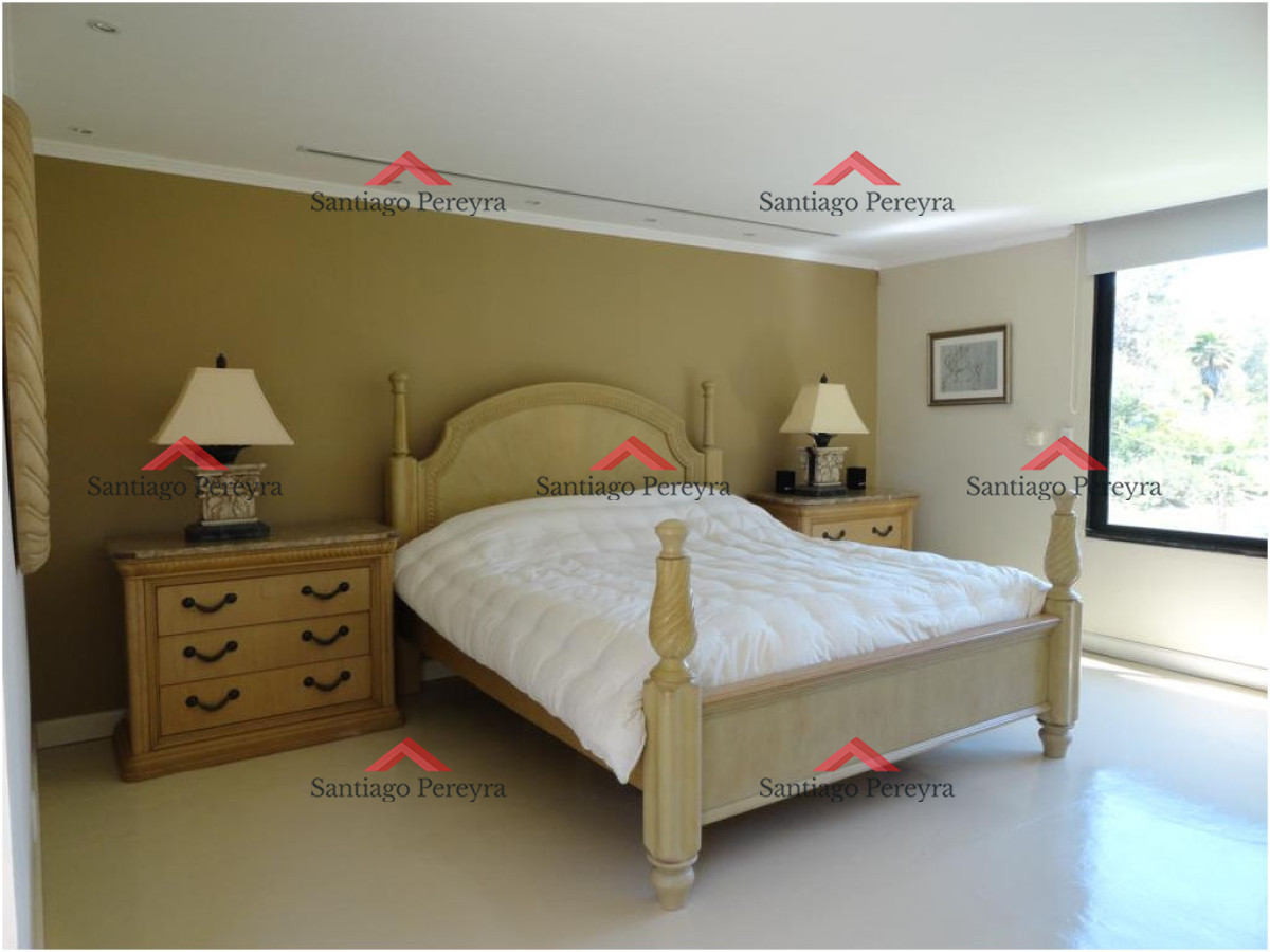 Casa ID.10649 - Gran casa de 5 dormitorios en alquiler en brava, Punta del Este.