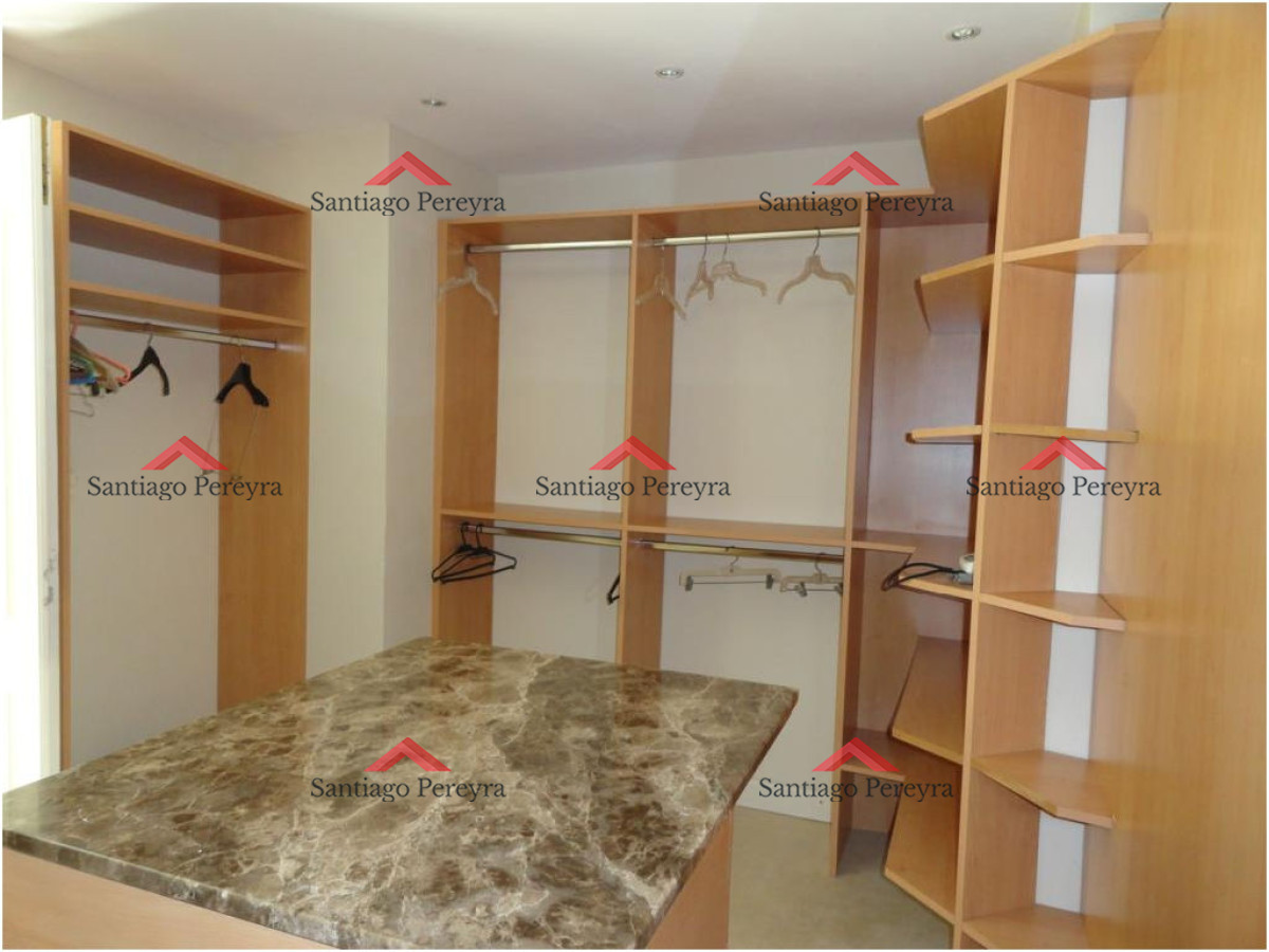Casa ID.10649 - Gran casa de 5 dormitorios en alquiler en brava, Punta del Este.