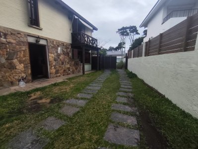 Casa 4 Dormitorios en alquiler temporal 200 metros del mar