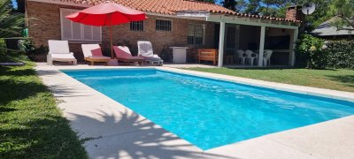 Comoda casa en pinares piscina climatizada 5 dormitorios