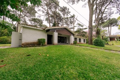 Chalet tradicional en excelente ubicación, ideal para vivir todo el año