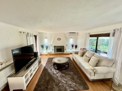 Excelente casa de 4 dormitorios con piscina en venta 