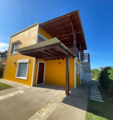 EN VENTA CASA CON VISTA AL MAR