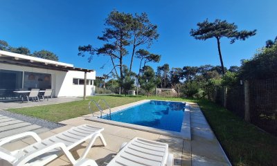 Casa a estrenar en la barra con piscina para la venta