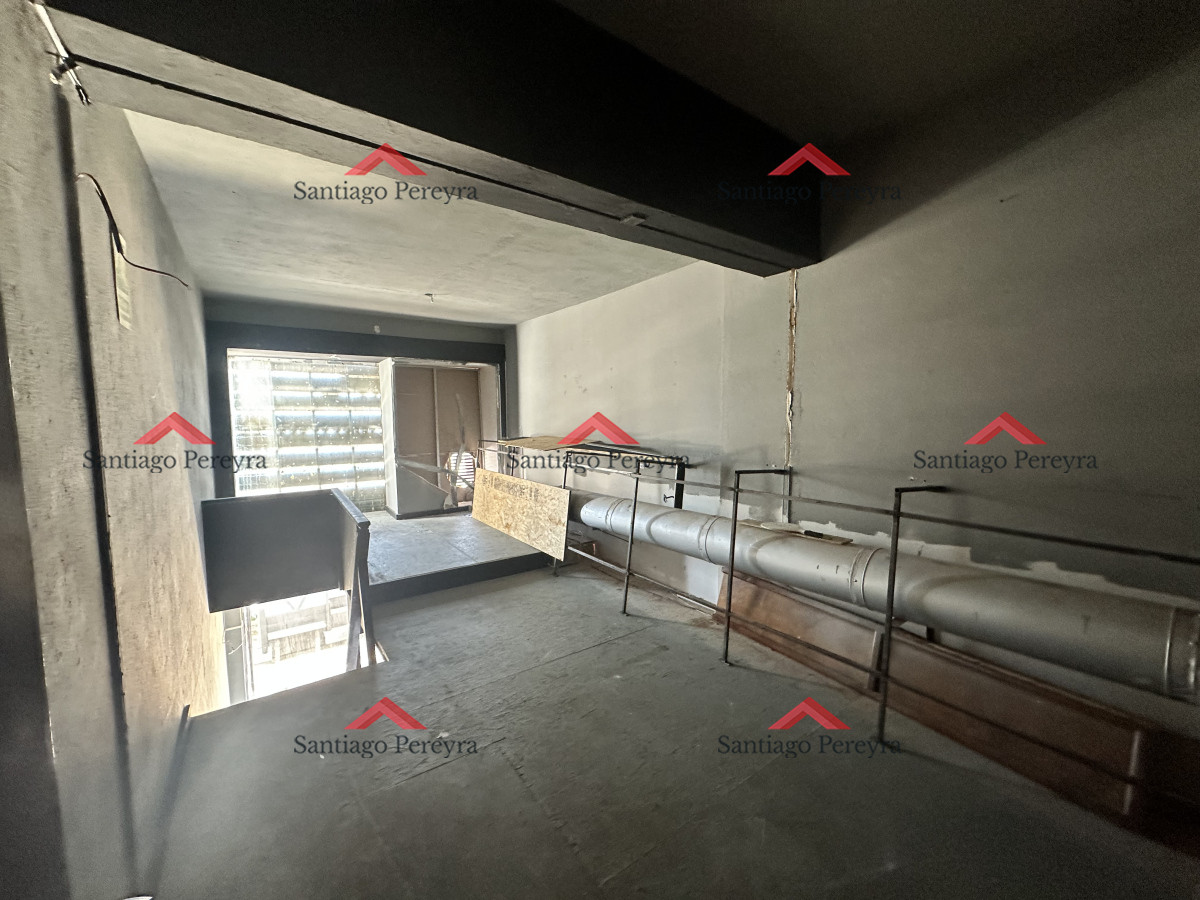 Local Comercial ID.5232 - En alquiler en concurrida zona de comercios