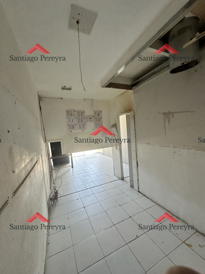 Local Comercial ID.5232 - En alquiler en concurrida zona de comercios