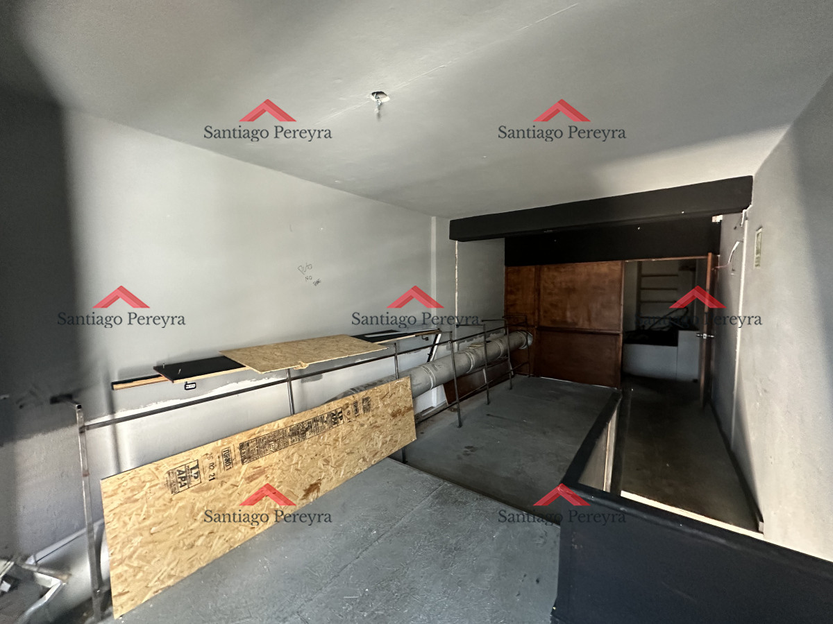 Local Comercial ID.5232 - En alquiler en concurrida zona de comercios