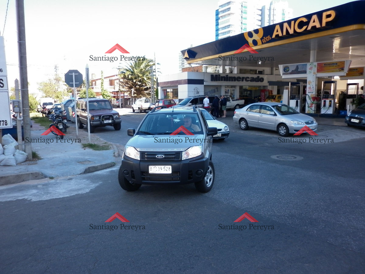 Local Comercial ID.4792 - Local en Punta del Este, Brava