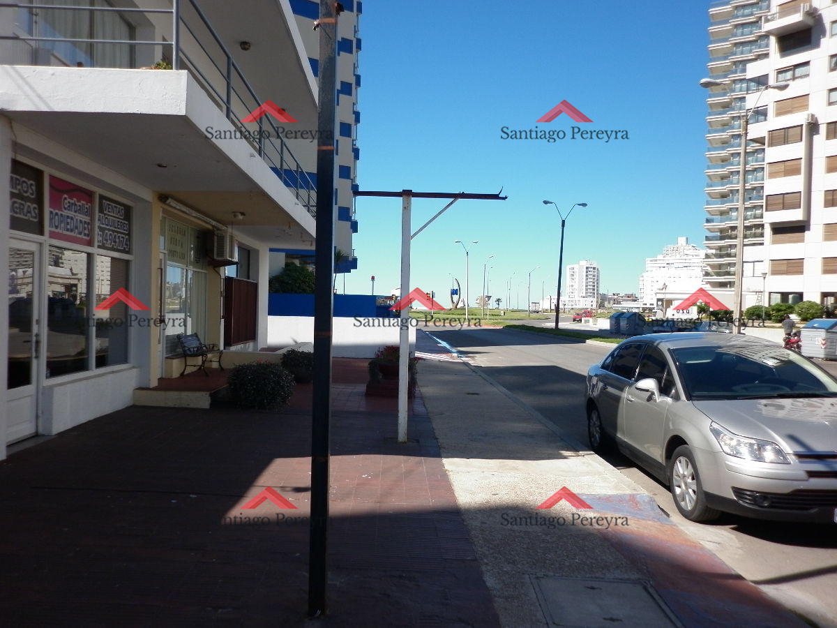 Local Comercial ID.4792 - Local en Punta del Este, Brava